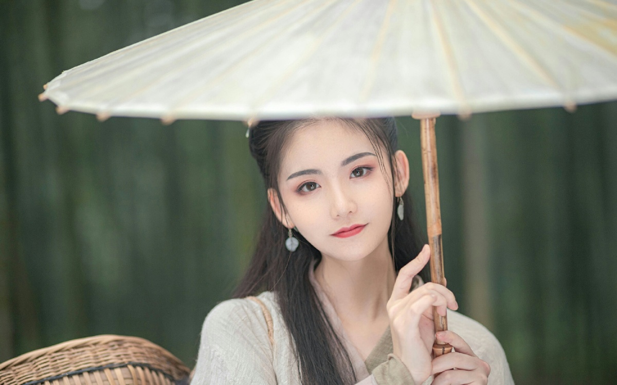 海岸线上 封面